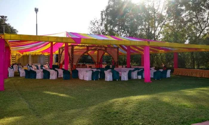 Dos Equis Exotic Lounge